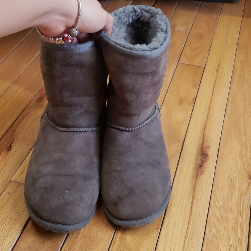 Grey uggs